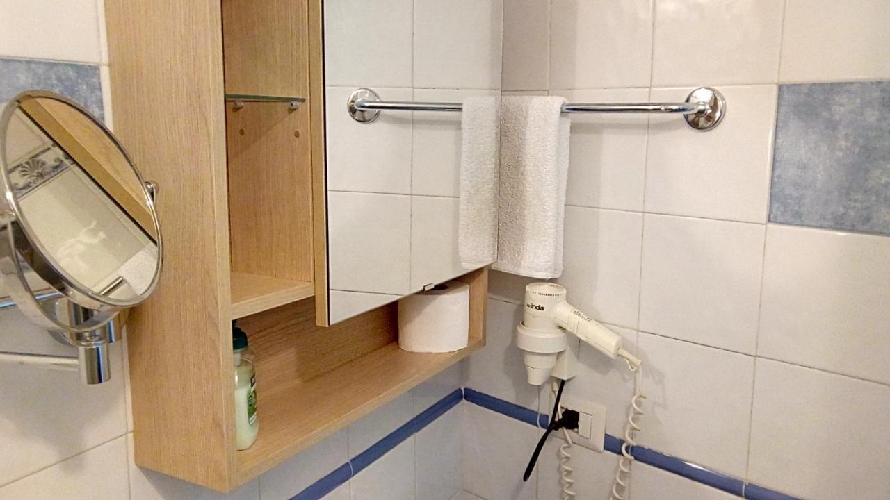 B&B Casa Frank Стромболи Екстериор снимка