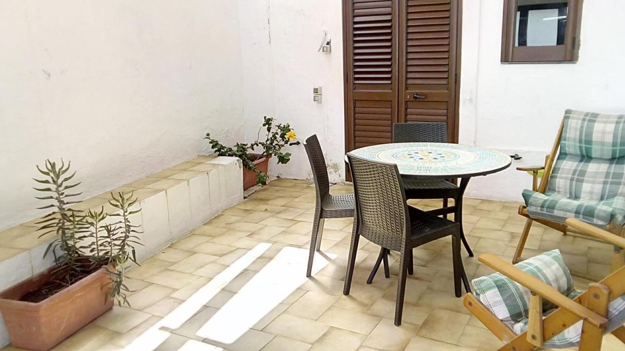 B&B Casa Frank Стромболи Екстериор снимка